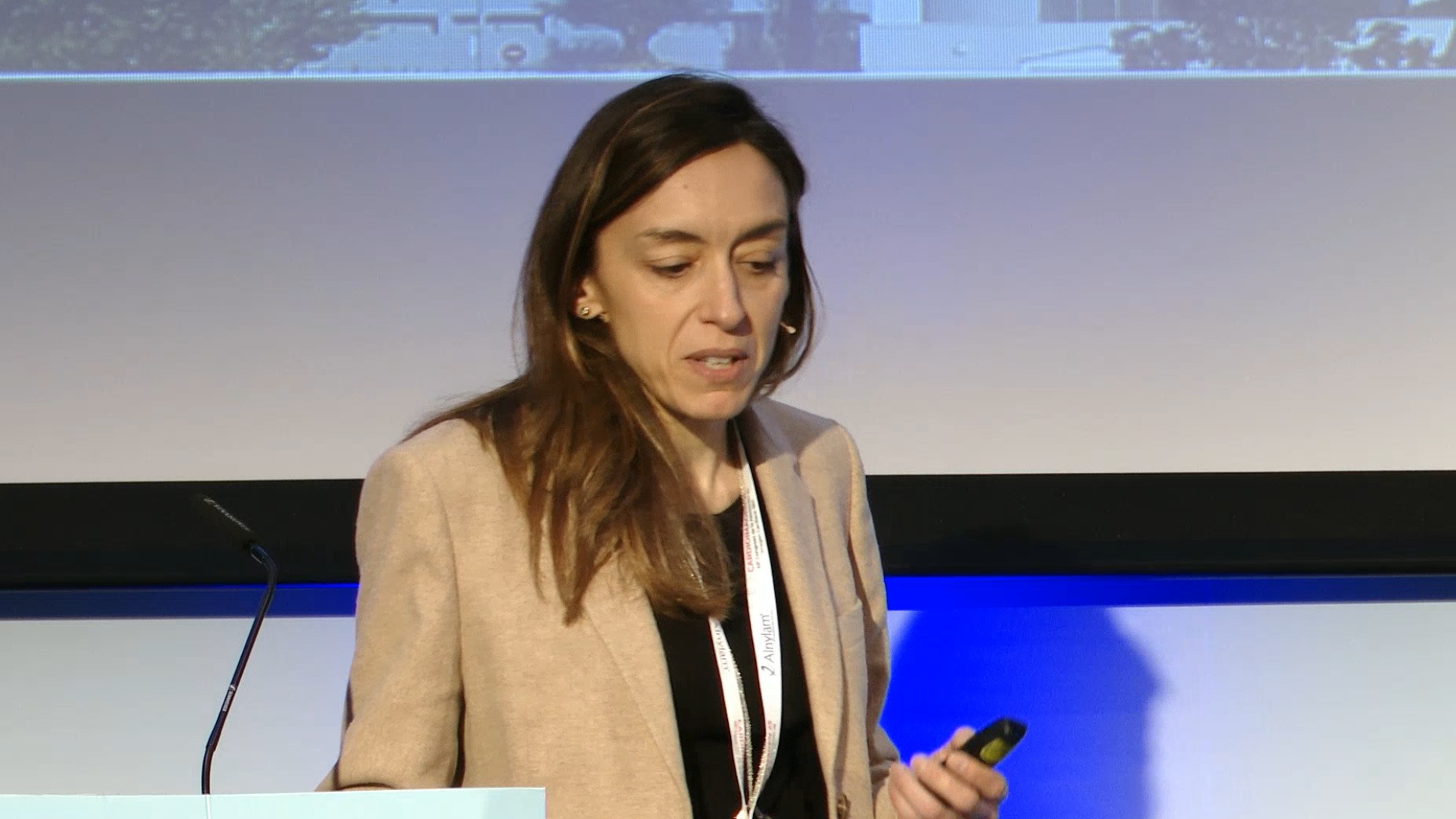 Grandes preguntas en insuficiencia tricúspide: ¿a quién, cuándo, cómo y dónde?
