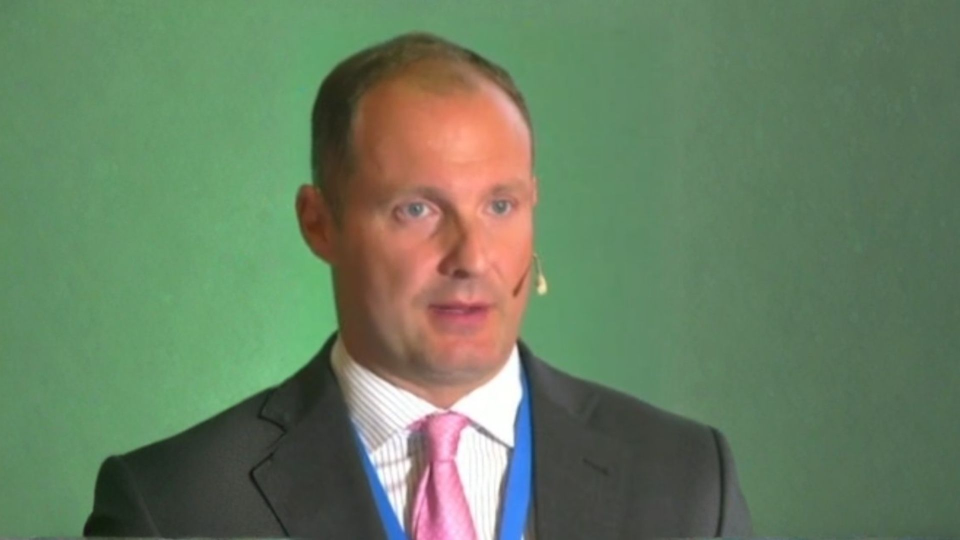 La estimulación biventricular como primera opción de resincronización en pacientes con ICFEr