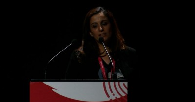 ¿Se debe extraer electrodos no infectados?